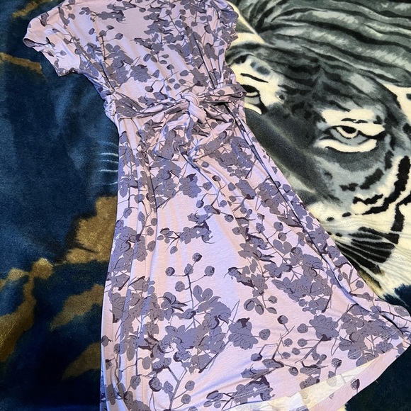 Seraphine Lavender Blossom Knot Front Maternity Dress - Picture 5 of 7